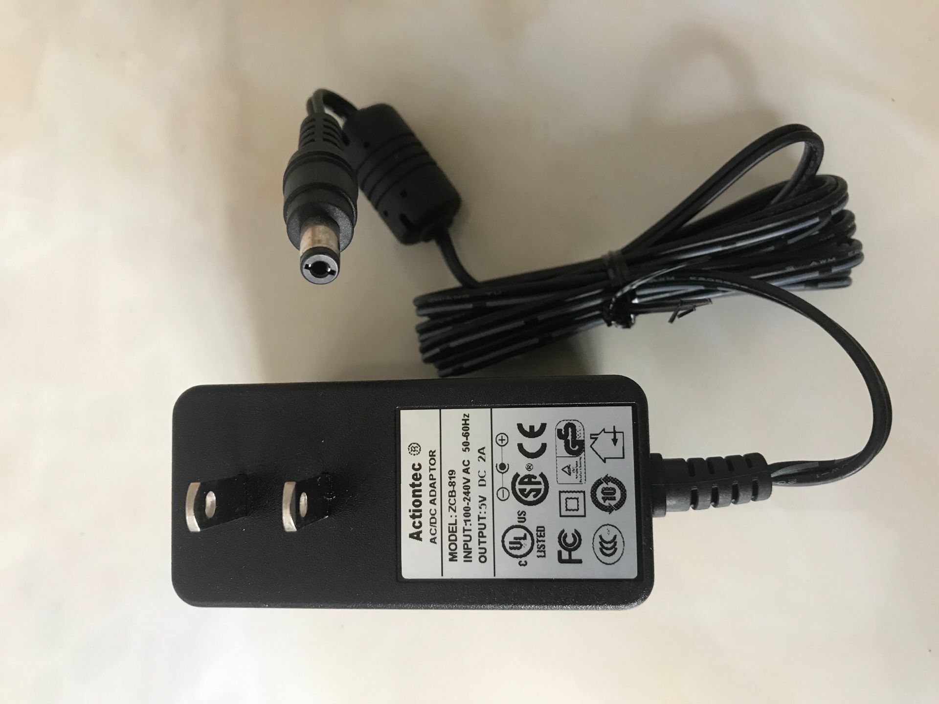 NEW ZCB-819 5V DC 2A 5.5 X 2.5mm AC adapter